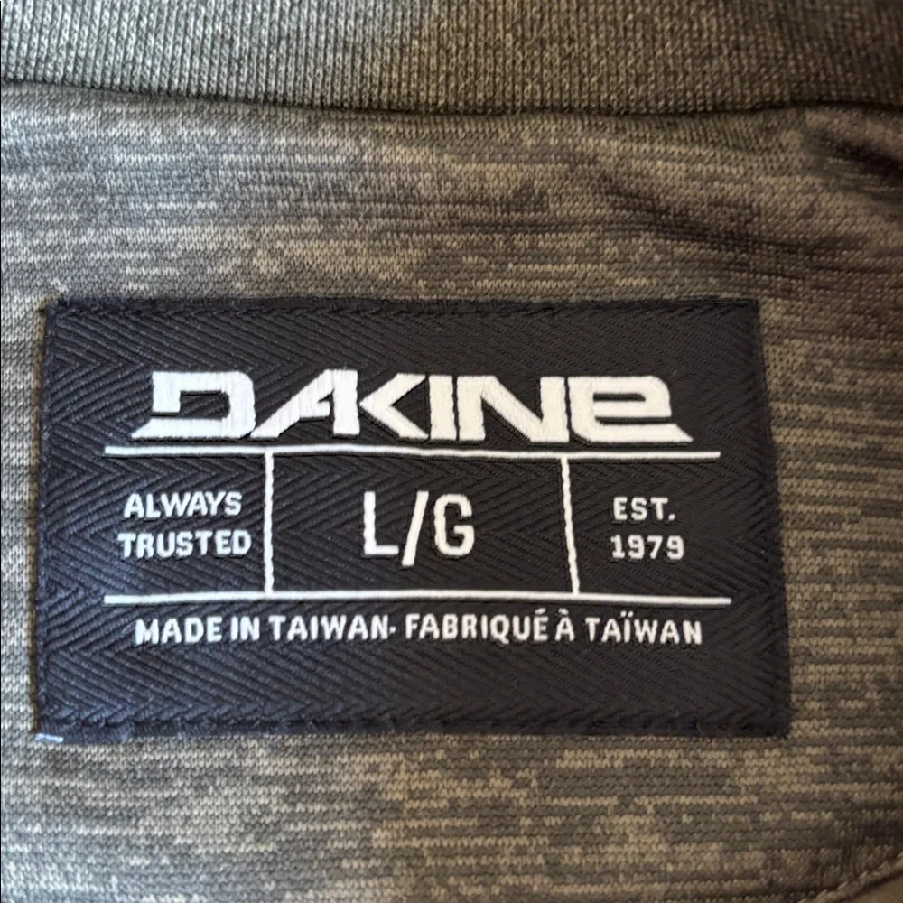 NWT Dakine Men's Sport Crewneck sweatshirt in Olive green and gray shades.Size L